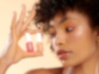 Une manucure estivale réussie