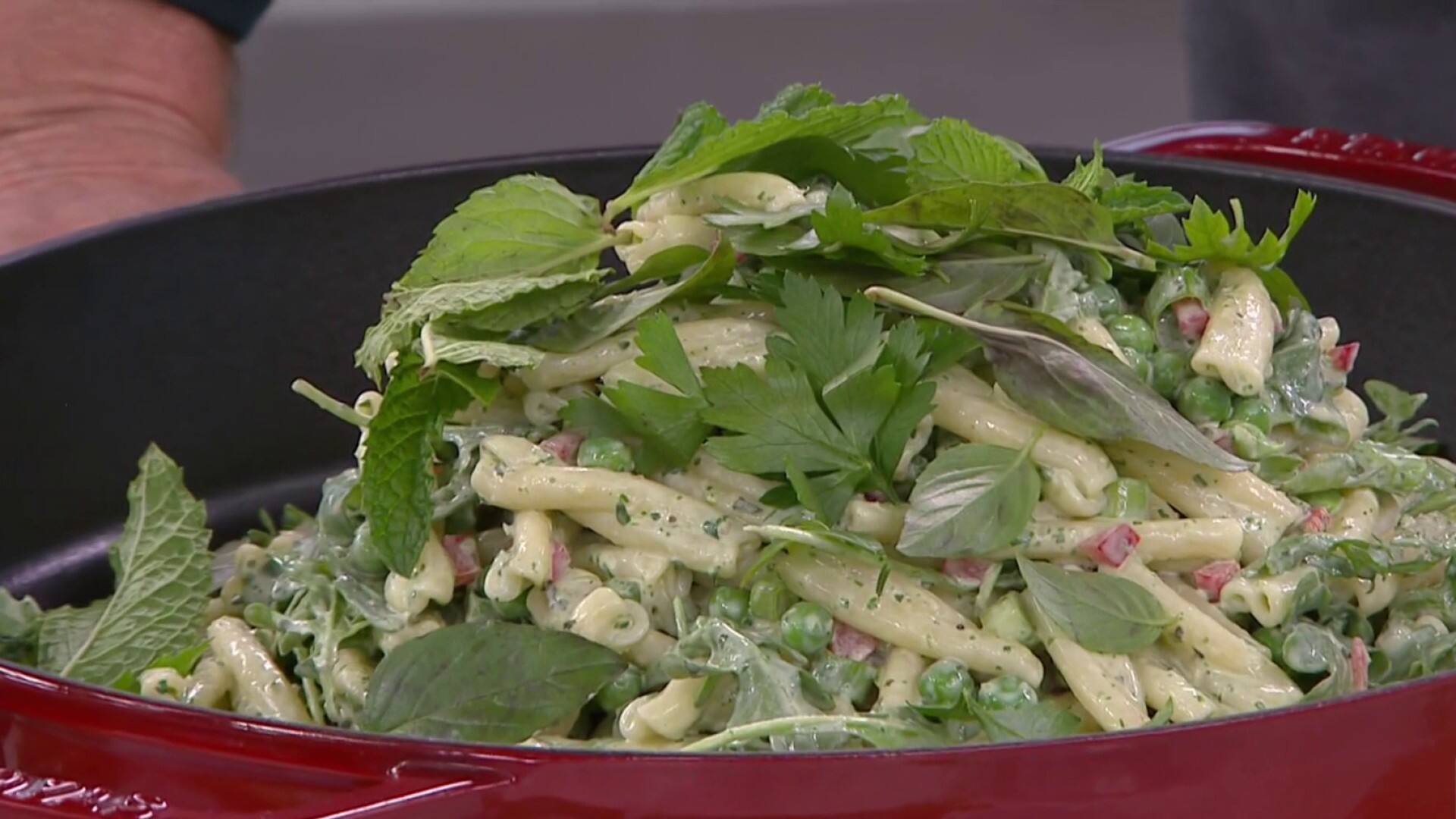 Salade de pâtes courtes, roquette, crème 