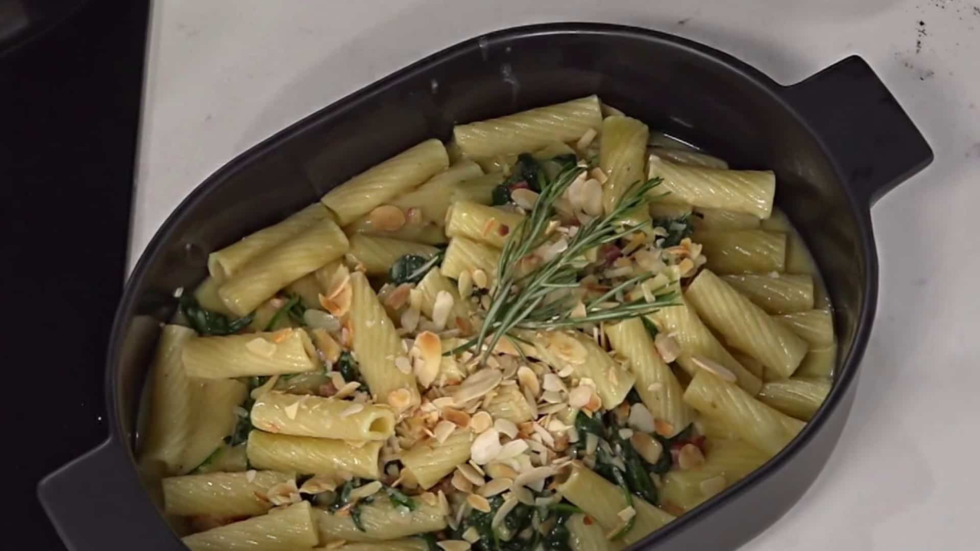 Rigatonis aux épinards et à la pancetta