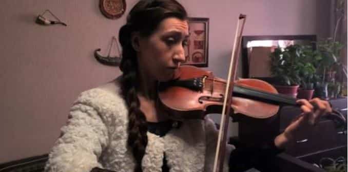 L'archet d'une violoniste ukrainienne comme &laquo;arme de r&eacute;sistance&raquo;