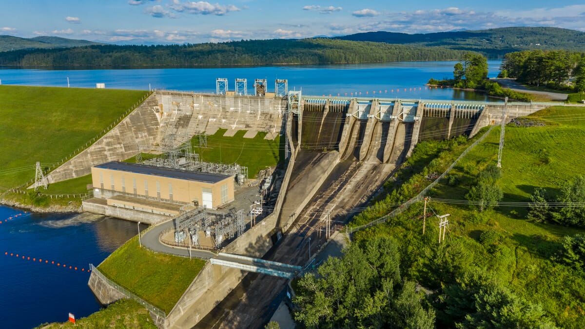 Great River Hydro: une première année coûteuse pour Hydro