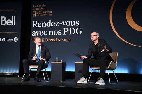 Louis Morissette, on the right, took charge of the part questions and answers in company of the CEO of Metro, Eric La Flèche, Thursday, in Montreal.
