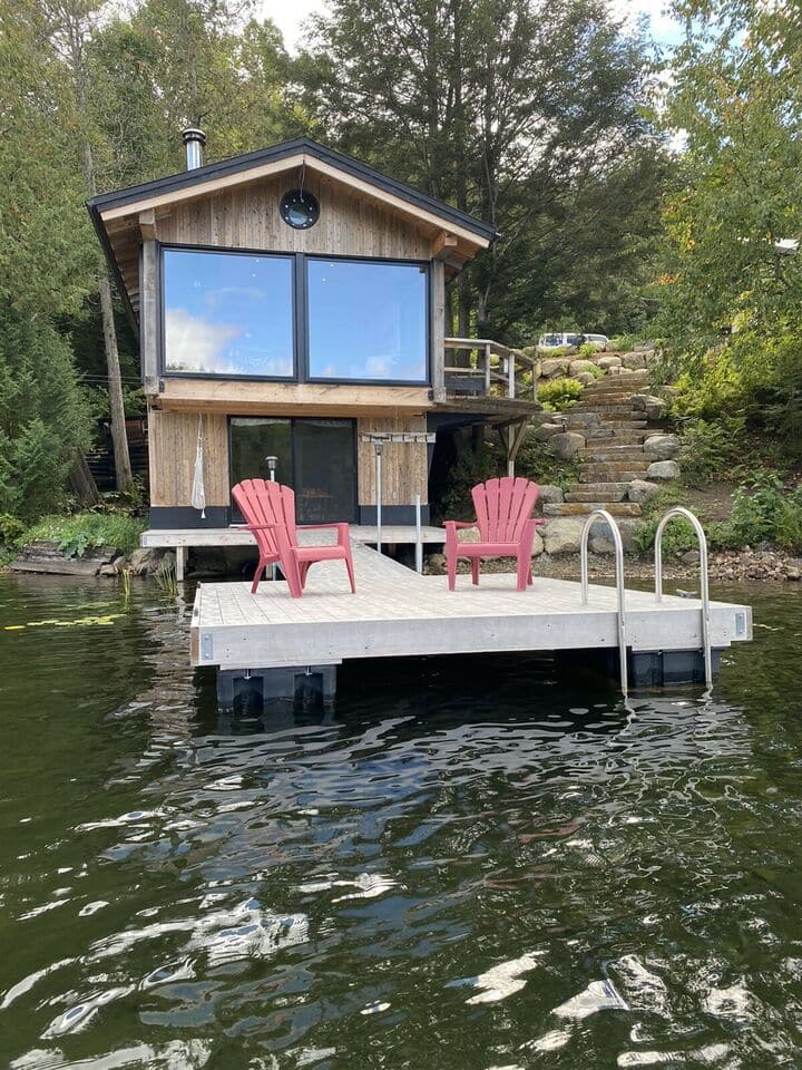 Un «boat house» rustique à vendre pour 675 000$  