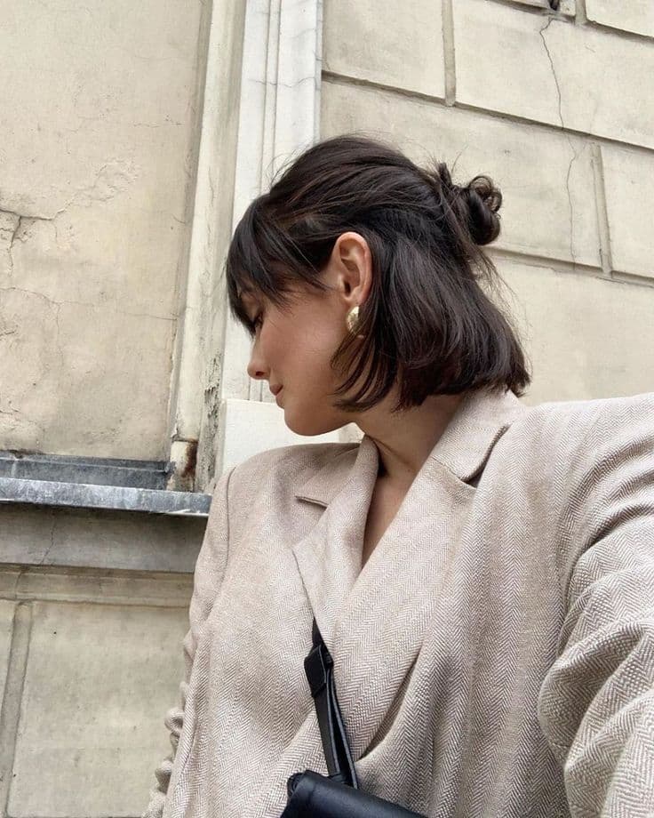 Cheveux courts: 13 idées de coiffures faciles