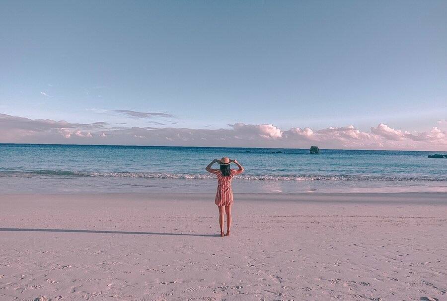 Des plages de sable rose à 2h30 de vol de Montréal