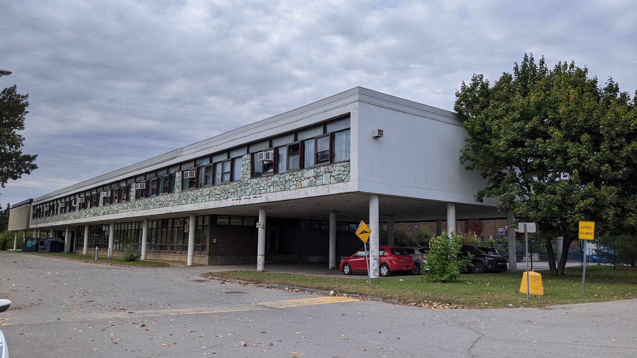 COVID19 Situation critique dans une école secondaire de Laval TVA