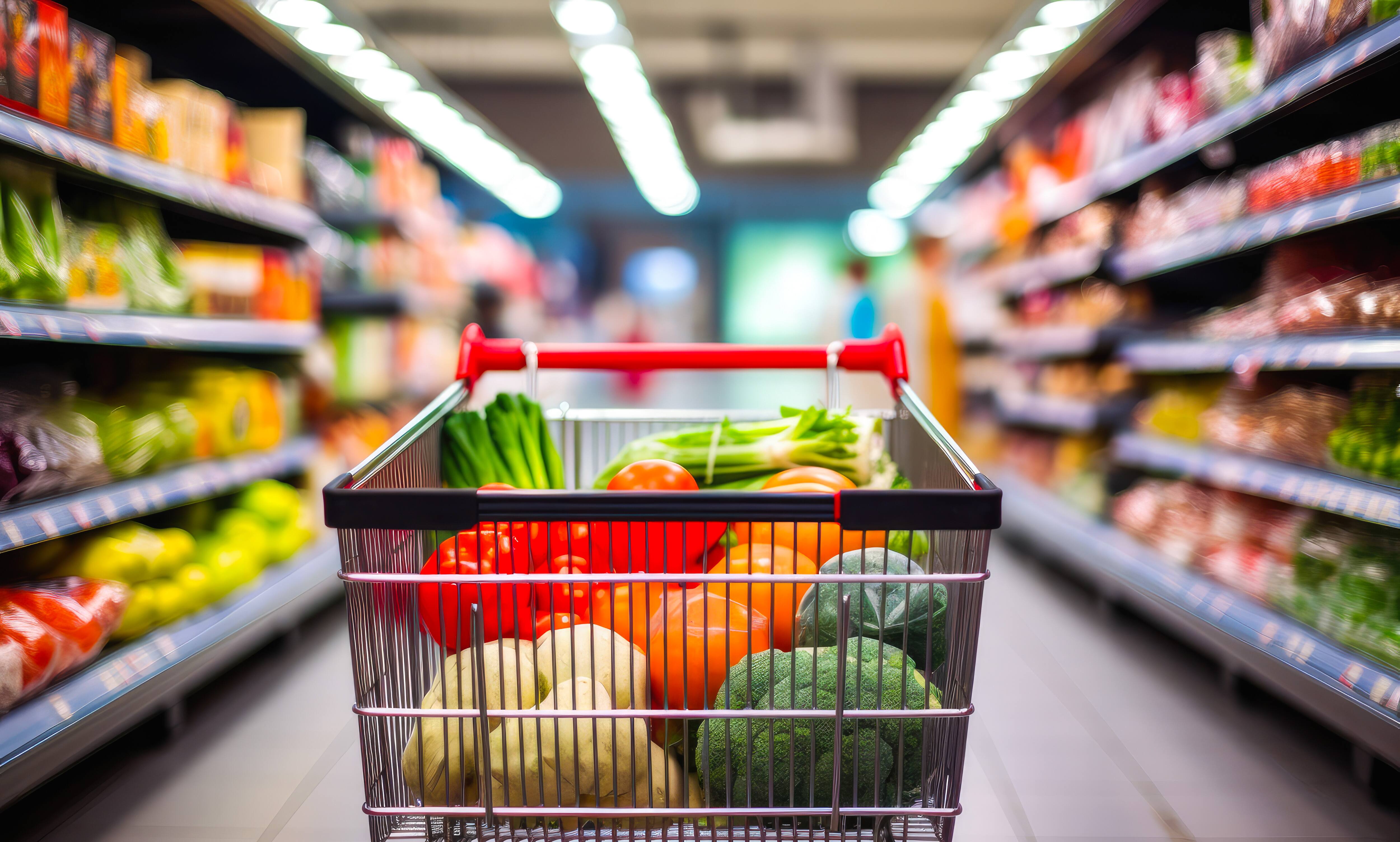 Les travailleurs stress&eacute;s par le co&ucirc;t du panier d'&eacute;picerie et la planification des grosses d&eacute;penses