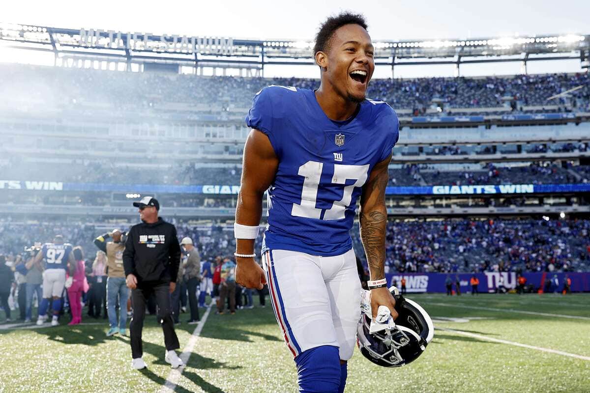 Il ricevitore Wan'Dale Robinson ha ottenuto un forte premio dai Titans.