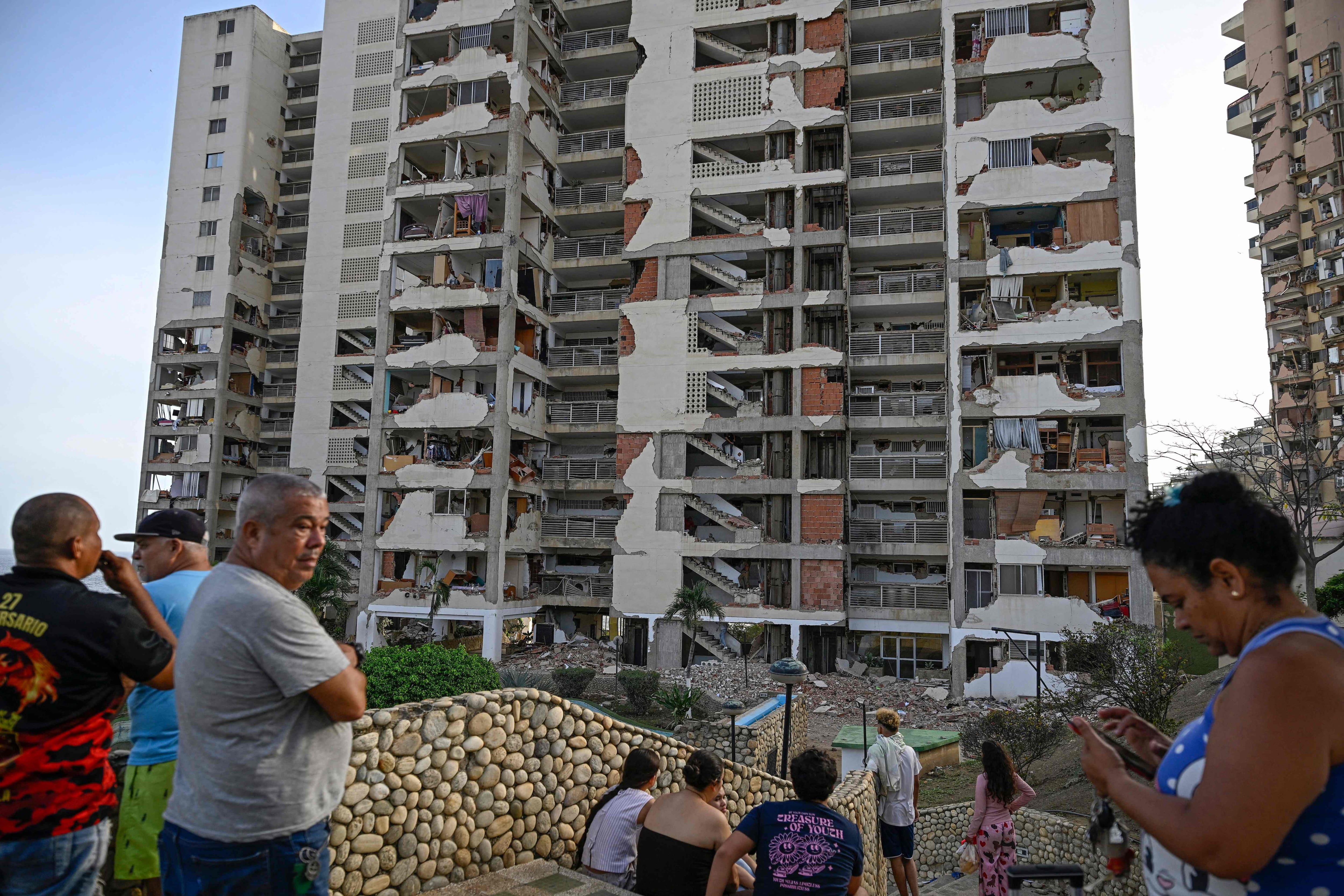 «Tout s'est effondré»: la zone la plus touchée du séisme au Venezuela appelle à l'aide