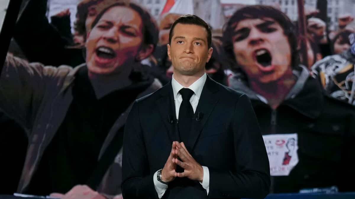 Qui est Jordan Bardella, l'éventuel premier ministre français si le Rassemblement national de Marine Le Pen prend le pouvoir?