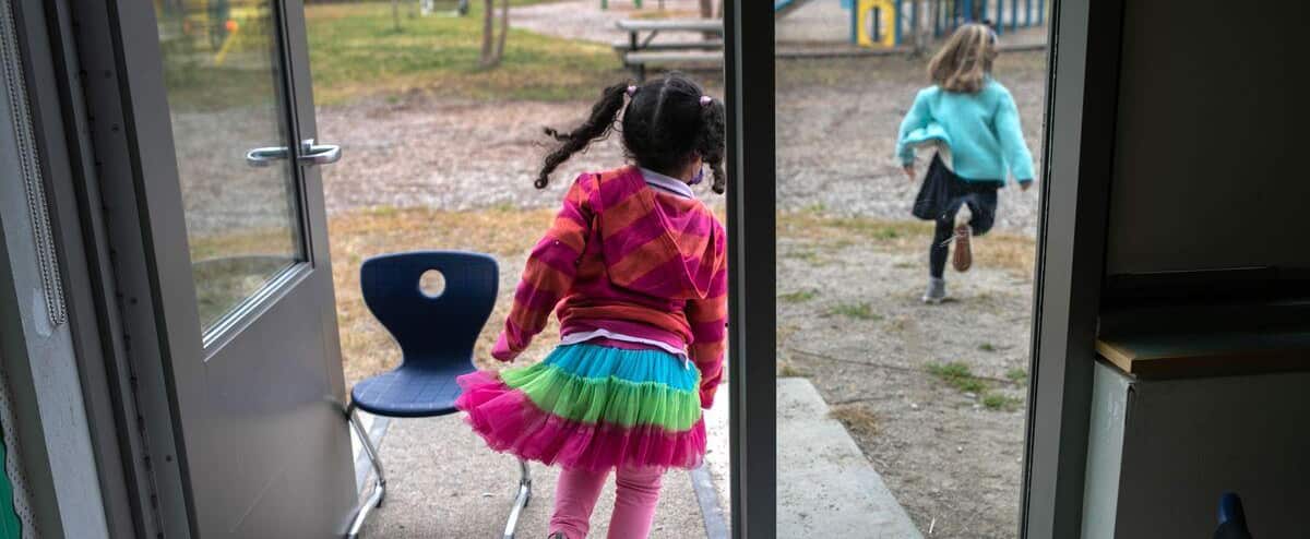 Le quart des derniers cas de COVID-19 au Québec ont moins de 10 ans
Les risques pour les non-vaccinés par rapport à ceux qui ont reçu deux doses