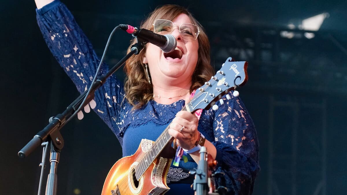 Seule sur la route, la violoniste des Cowboys fringants, Marie-Annick Lépine, s’ennuie des «pires copilotes de l’histoire», dont Karl Tremblay