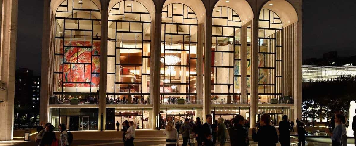 Faced with an entire season without spectators, the entertainment world struggles in the United States 1