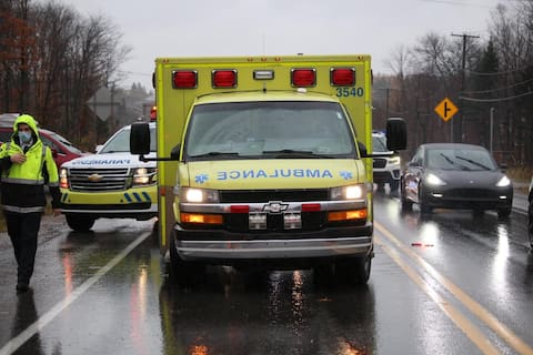 Saint-Catherine-de-La-Jacques-Cartier: Violently injures three