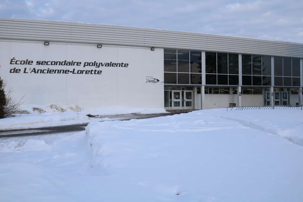 Polyvalente de L’AncienneLorette violente bagarre entre plusieurs élèves JDQ