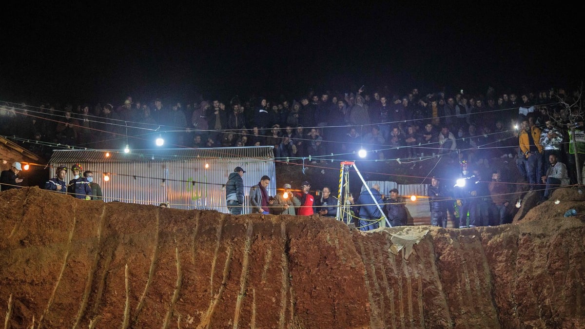 L'opération pour sauver le garçon se poursuit