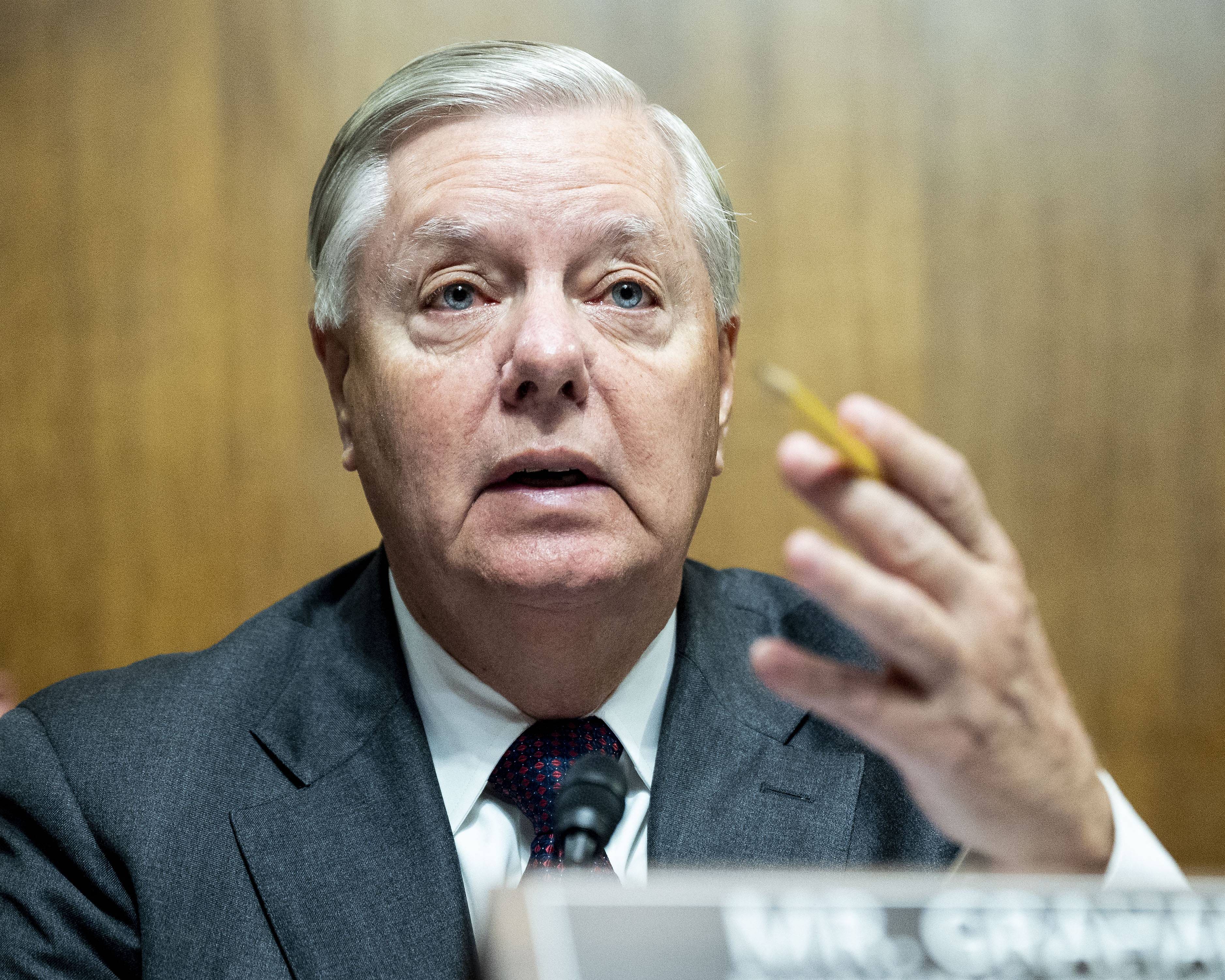 Donald Trump recommends Lindsey Graham&rsquo;s sister to replace the late senator