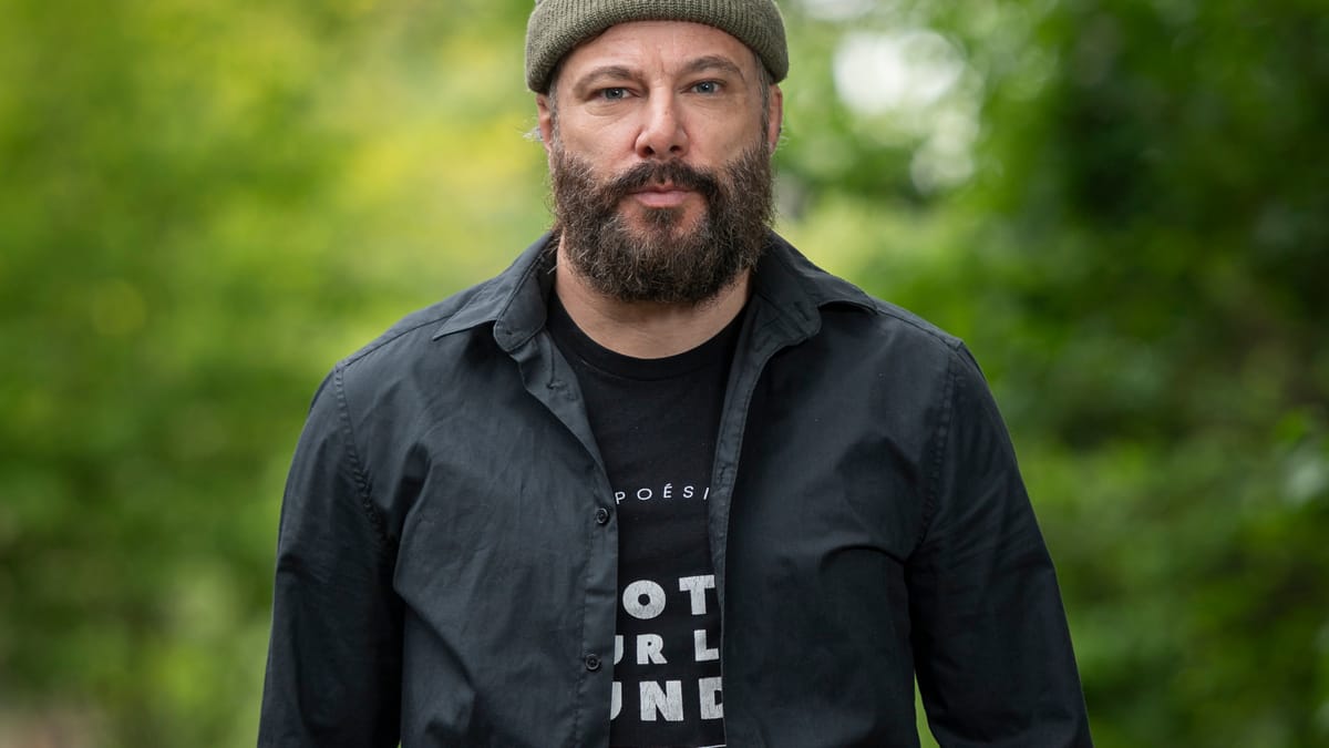 Tire le coyote lance un album de chansons anti-Trump