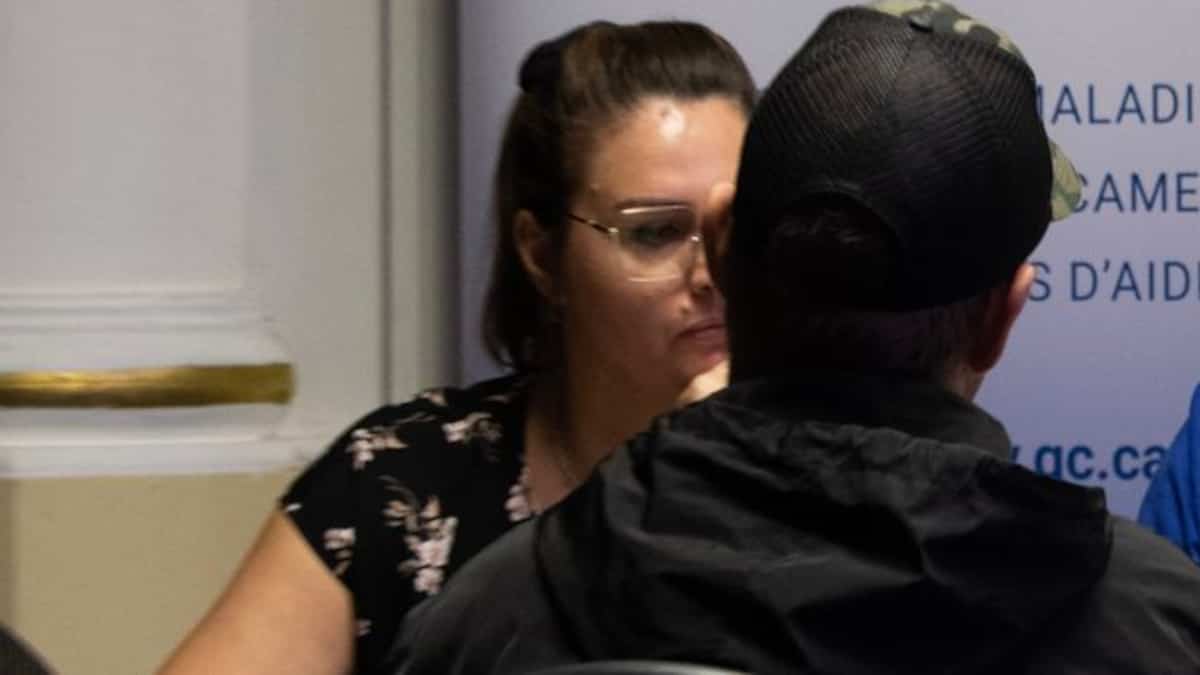 «Chaque carte donnée, c’est une victoire»: la RAMQ distribue des cartes d’assurance maladie pour les sans-abri