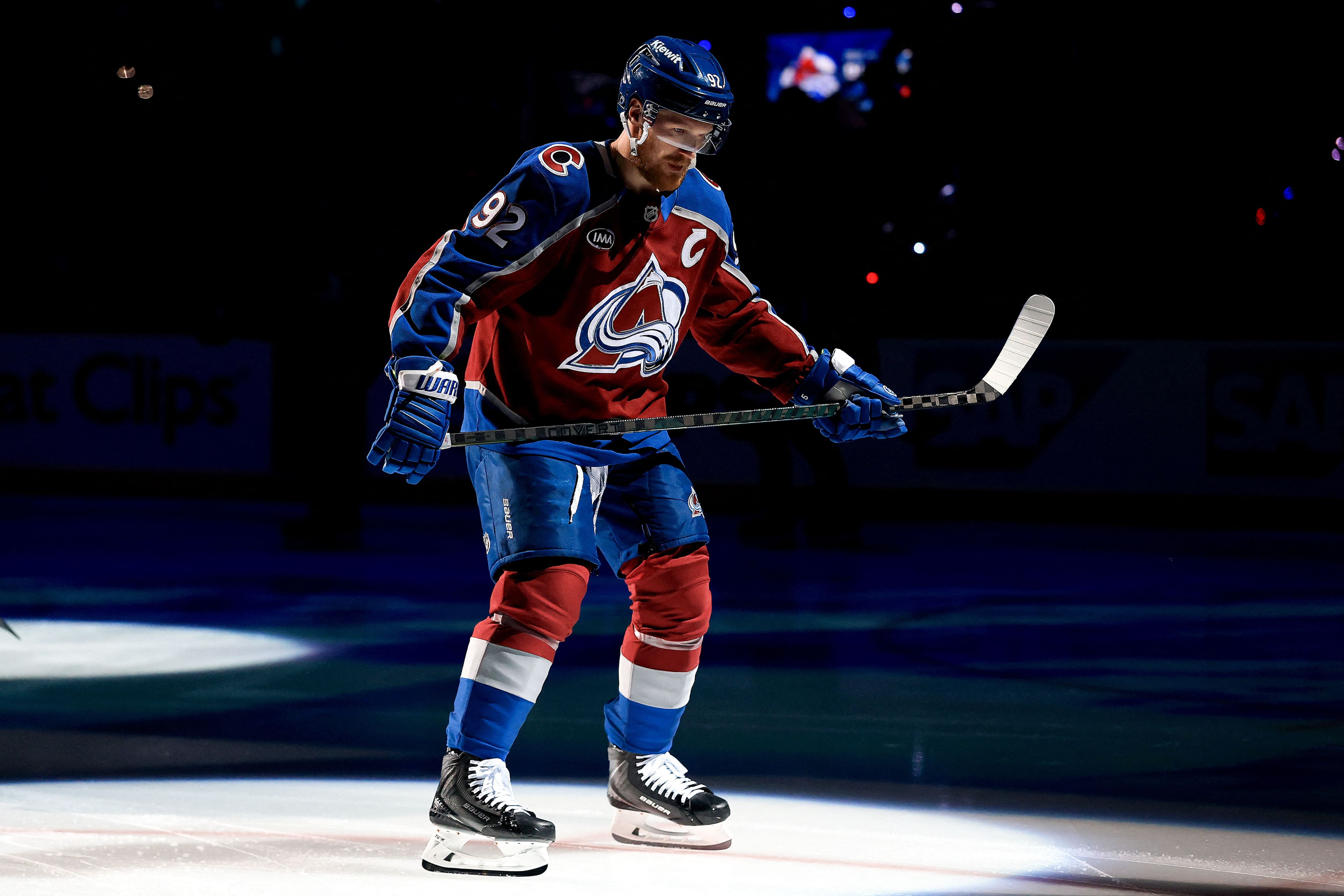 Gabriel Landeskog remporte les trophées Mark Messier et Bill