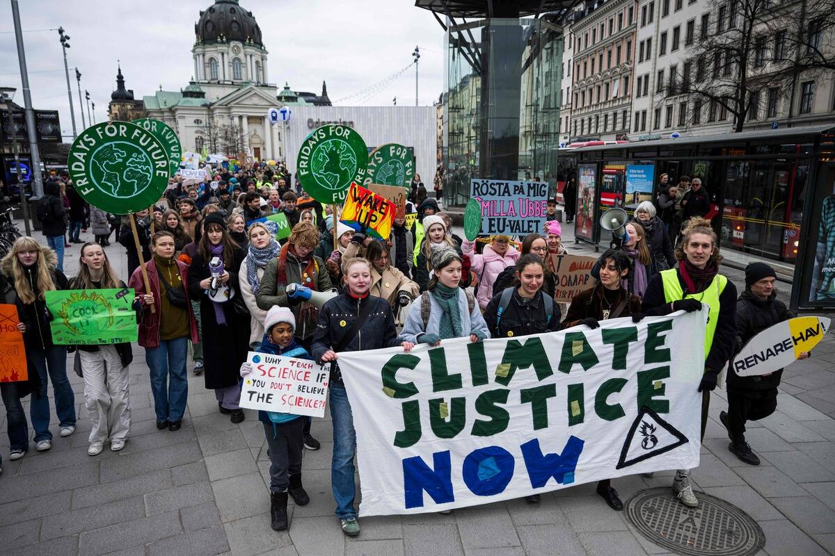Marche mondiale pour le climat: des centaines de manifestants d&eacute;noncent l'inaction politique en Su&egrave;de