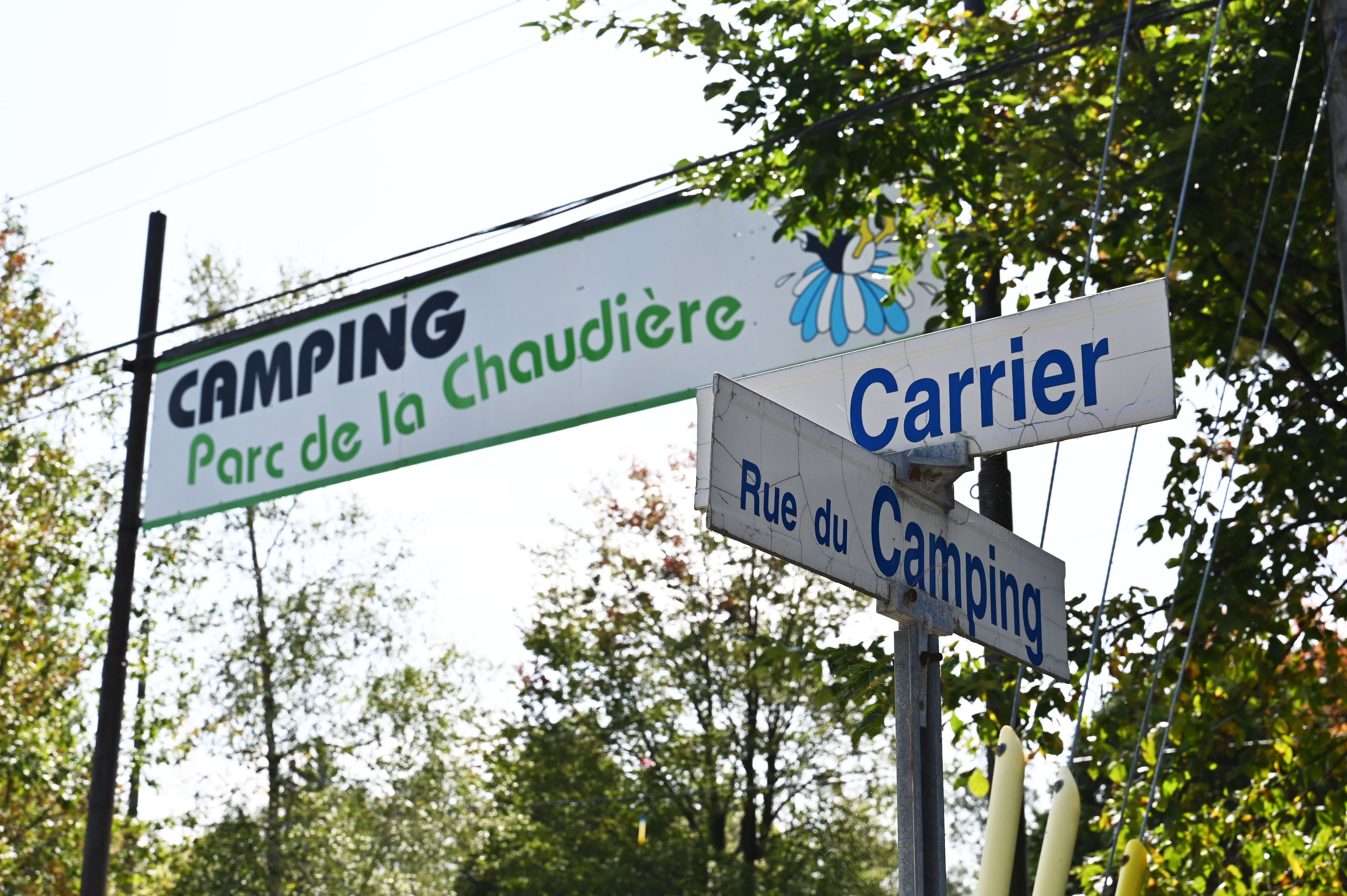 Une septuagénaire qui a été percutée par un véhicule dans un camping de Scott, en Beauce, lutte pour sa vie