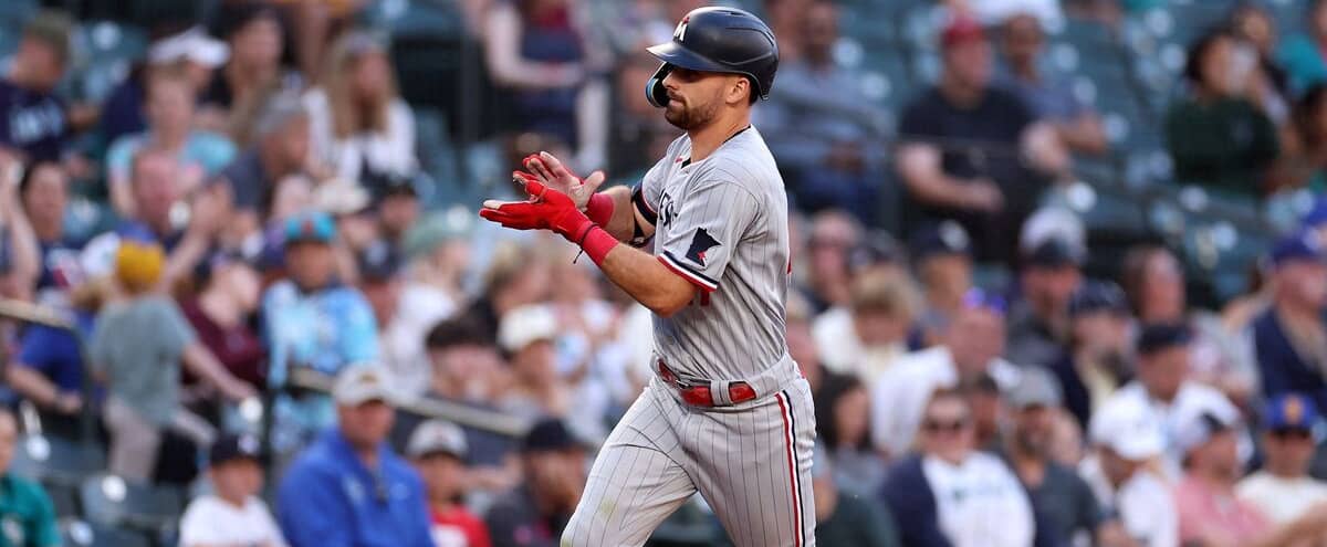 Édouard Julien se hisse au sommet des recrues du baseball majeur