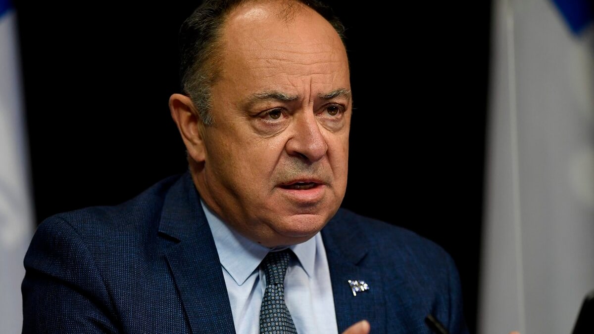 Vers des allègements? Christian Dubé et Nathalie Roy feront le point jeudi