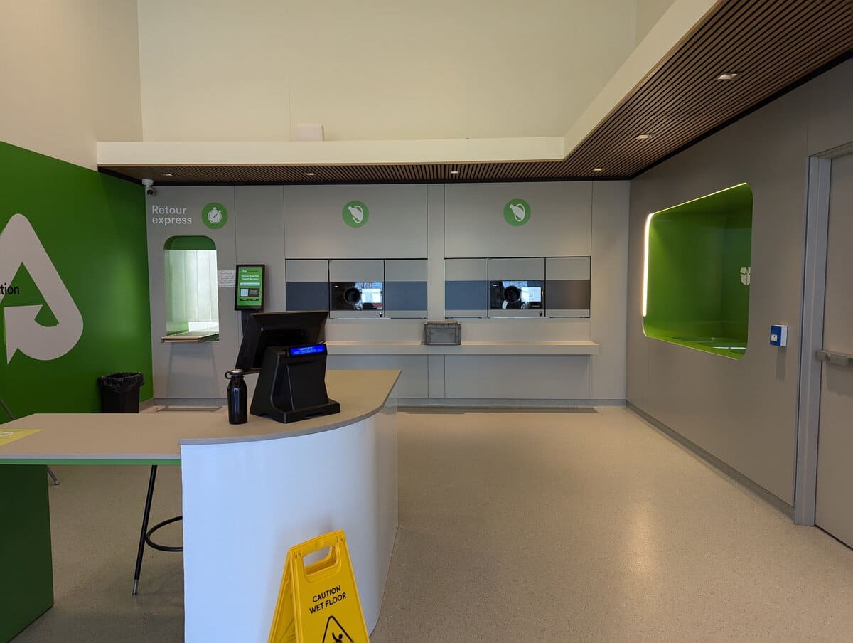«File d’attente épouvantable»: des Québécois dénoncent l’aff