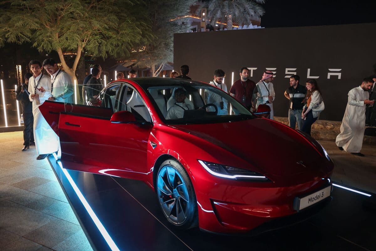 Tesla ouvre trois concessions en Arabie saoudite, géant du pétrole | JDQ