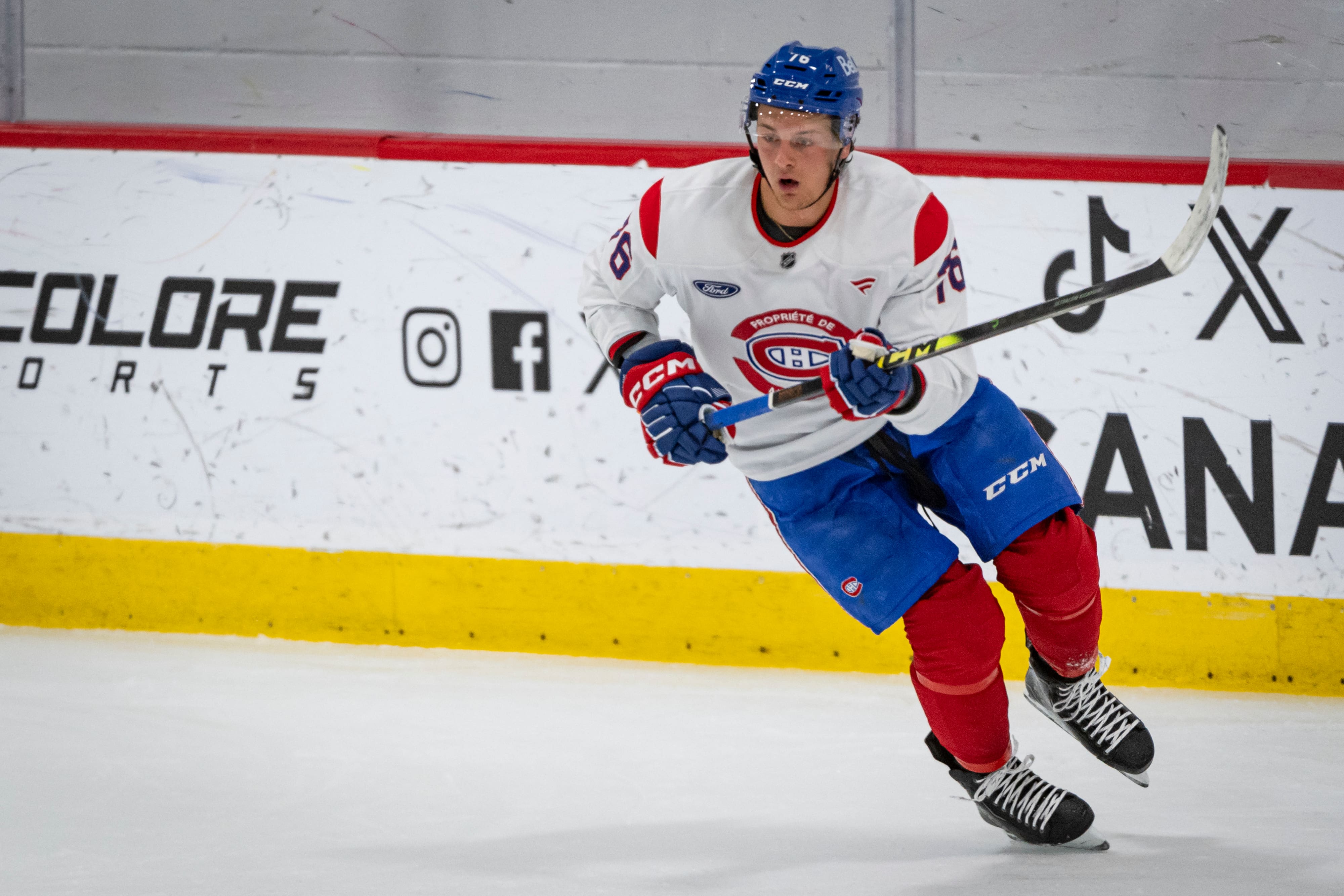 &laquo;La balle est dans mon camp&raquo;: Zachary Bolduc ne veut pas rester loin de la glace