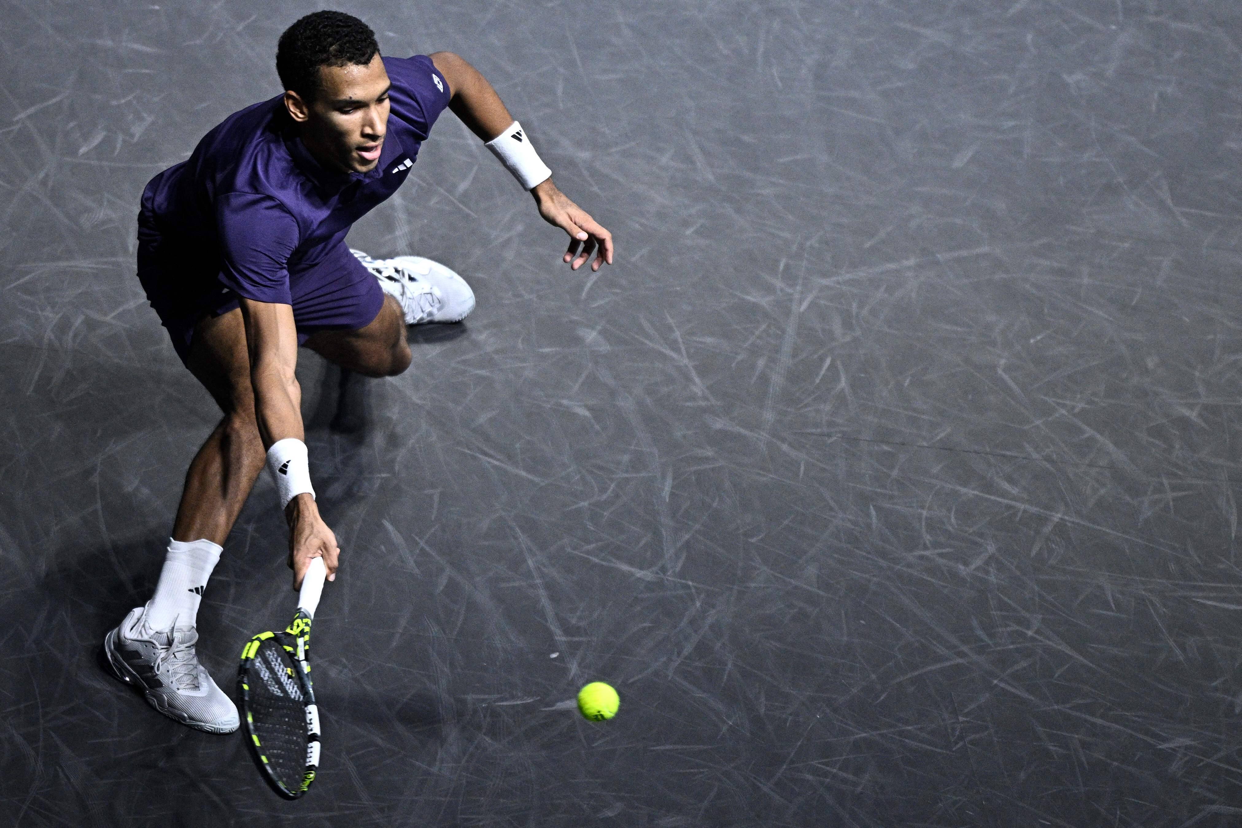 F&eacute;lix Auger-Aliassime exp&eacute;ditif &agrave; Paris