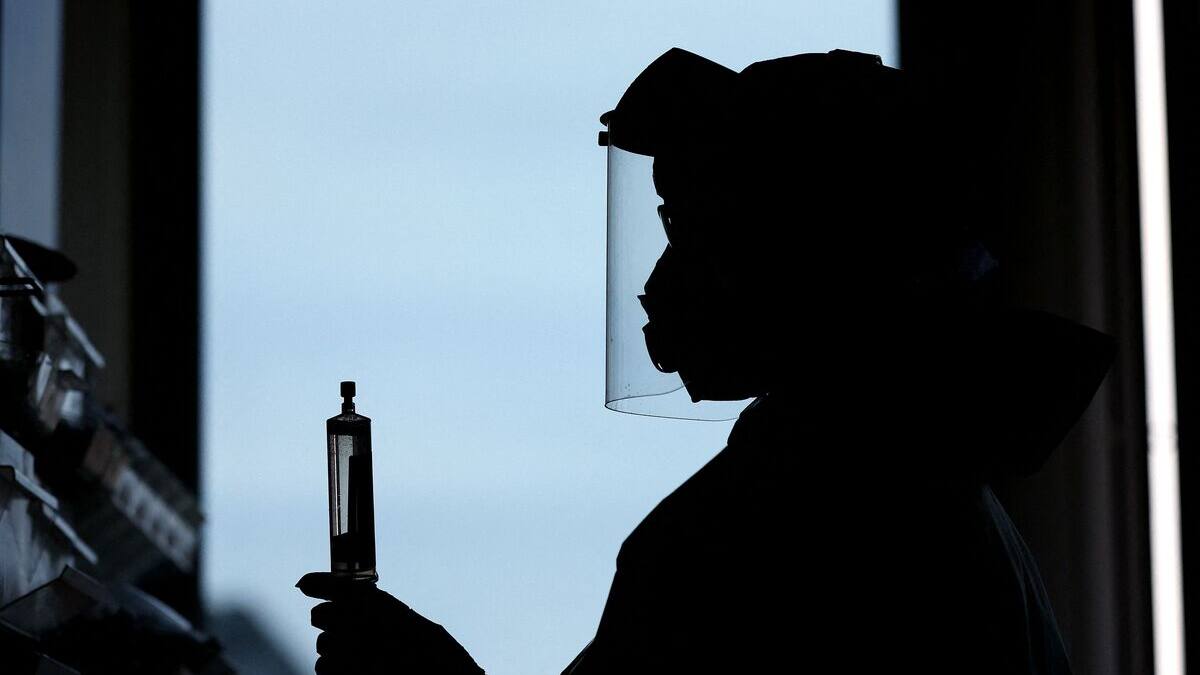 Des syndicats inquiets du retour du personnel infecté asymptomatique