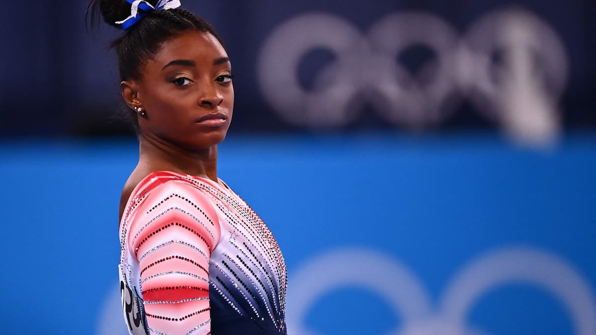 «On nous a laissé tomber»: Simone Biles et d'autres gymnastes victimes d'abus sexuels critiquent le FBI
