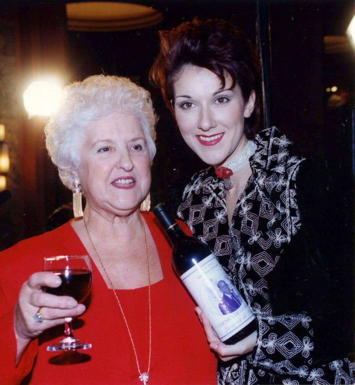 Céline écrit un message touchant à Thérèse