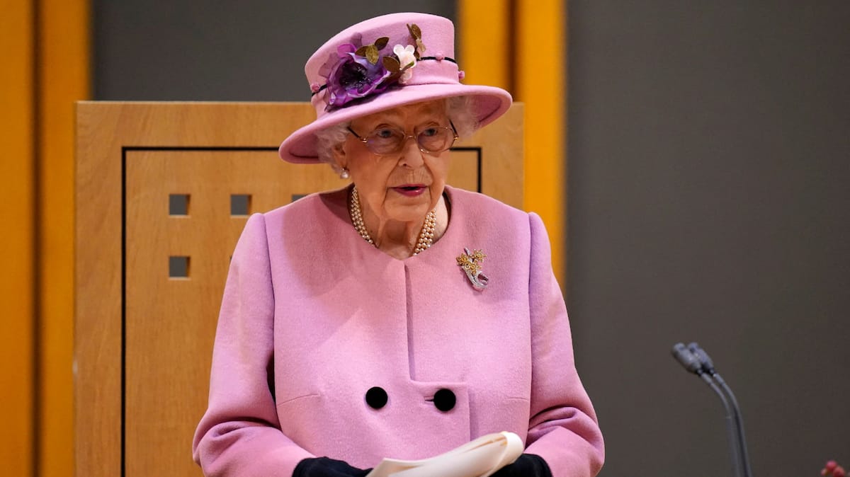 Irritée par ceux «qui parlent, mais n'agissent pas»: la reine Elizabeth II se fait prendre par un micro ouvert