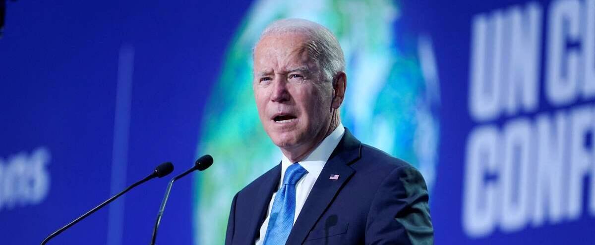 Un homme s'exhibe nu au passage de Joe Biden en Écosse