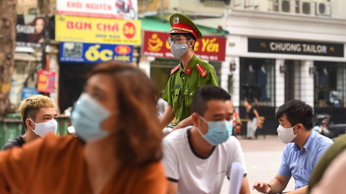 Quinze Vietnamiens fuient l'épidémie de coronavirus à bord d'un camion frigorifique