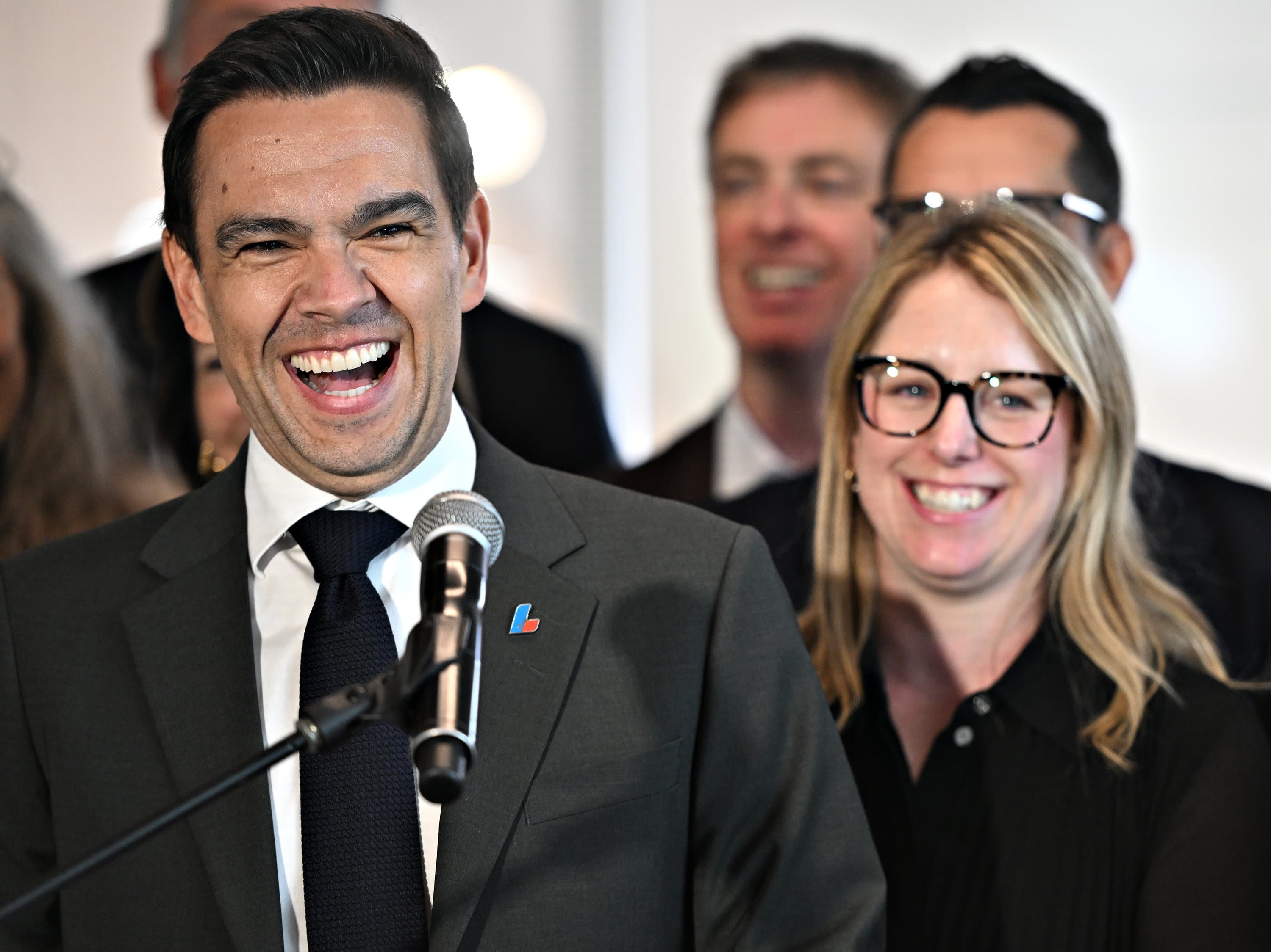 Les restes de la CAQ font saliver les vautours