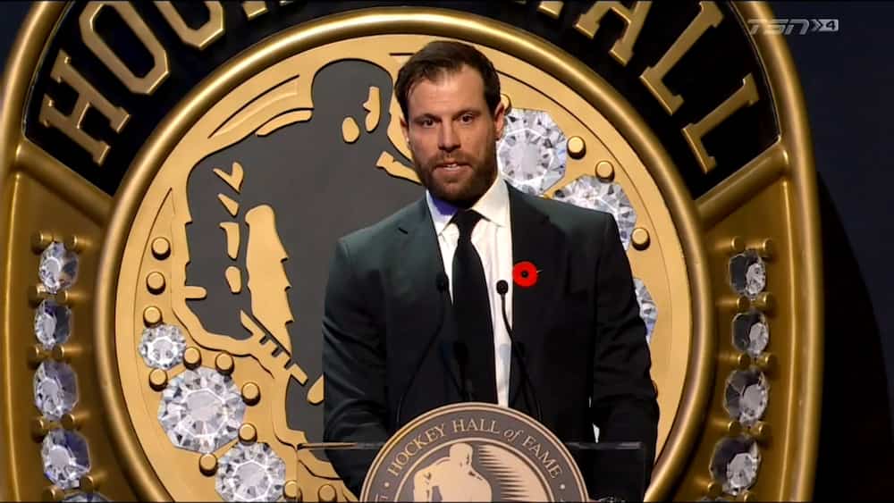 Devant ses anciens coéquipiers du CH, Shea Weber fait son entrée au Temple de la renommée