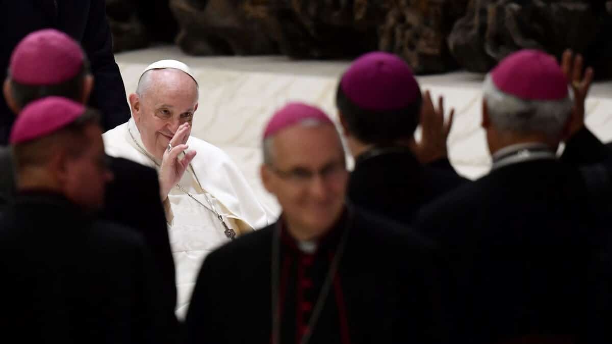 Papa Francesco assiste alla sua successione e crea 20 cardinali Papa Francesco assiste alla sua successione e crea 20 cardinali