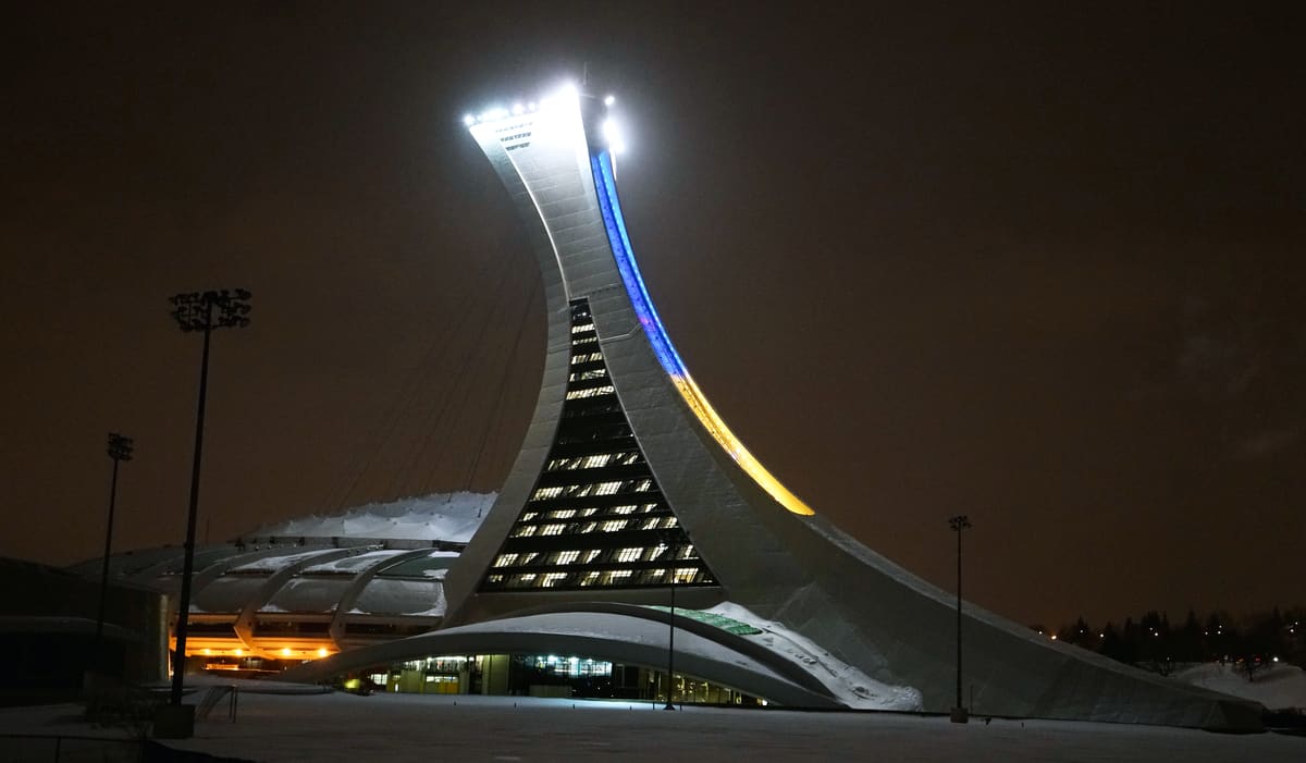 La tour du Stade olympique de Montr&eacute;al s&rsquo;illuminera aux couleurs de l&rsquo;Ukraine