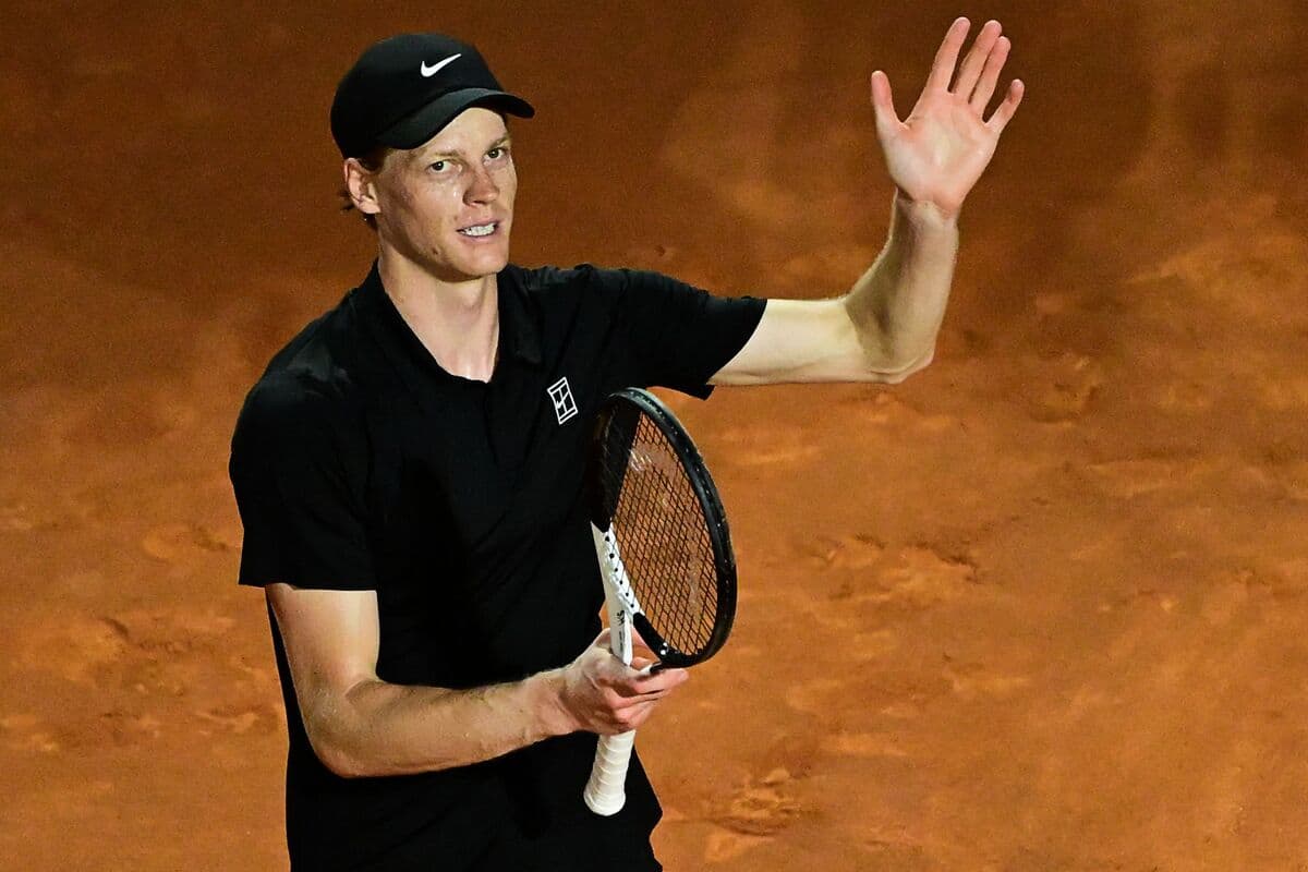 テニス：罪人は彼の停止後にローマで彼の最初のゲームに勝ちました