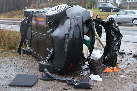 Saint-Catherine-de-La-Jacques-Cartier: Violently injures three