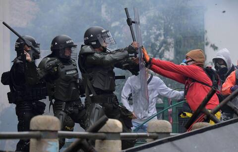 Colombia: protestas masivas contra la reforma tributaria, a pesar de COVID