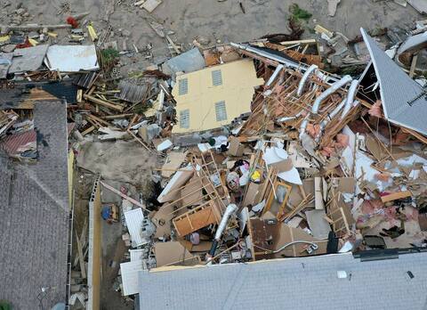 ABD-Tropikal-Storm-Nicole-Pearce-Down-on-Floridas-Atlantik-Kıyı