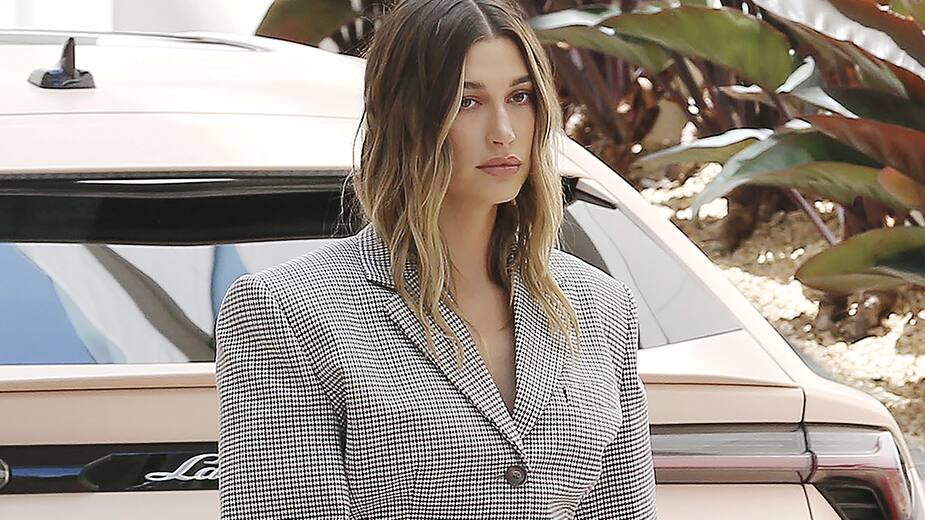 Image principale de l'article Hailey Baldwin dément être enceinte