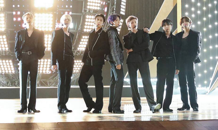 Jimin, J-Hope, Jin, Jungkook, RM, Suga et V.