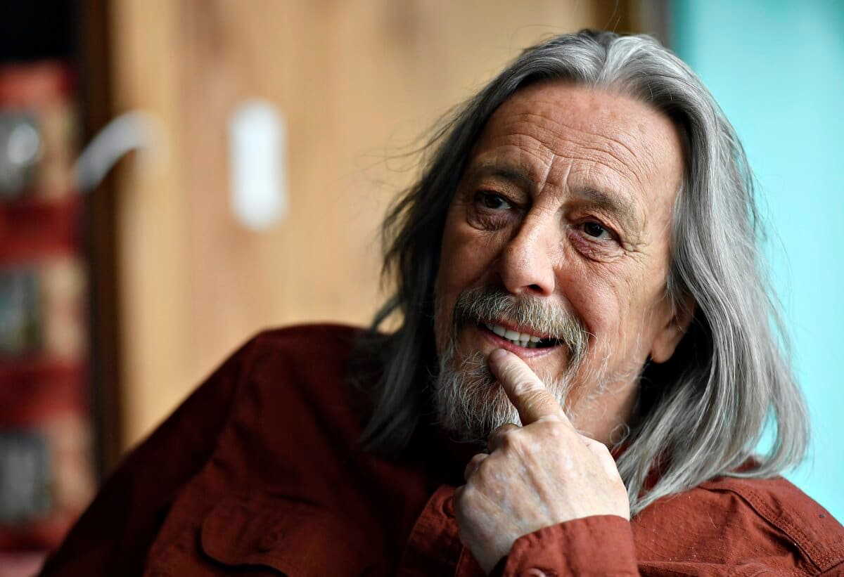 D&eacute;c&egrave;s de Serge Fiori: Legault propose des fun&eacute;railles nationales