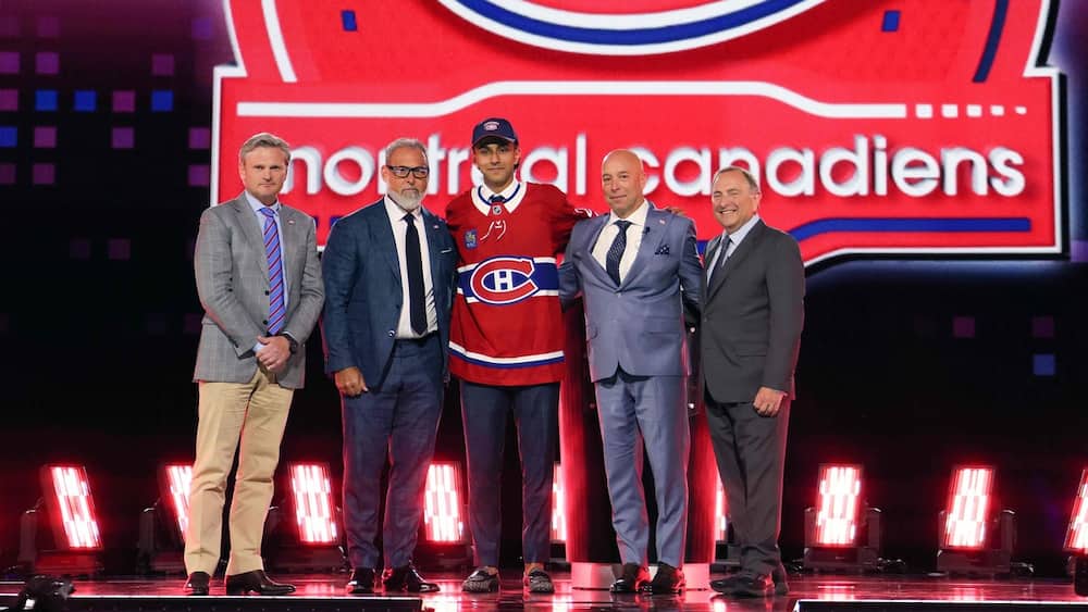 Comment Michael Hage est-il tombé dans les mains du CH? Notre enquête
Comment Michael Hage est-il tombé dans les mains du CH? Notre enquête